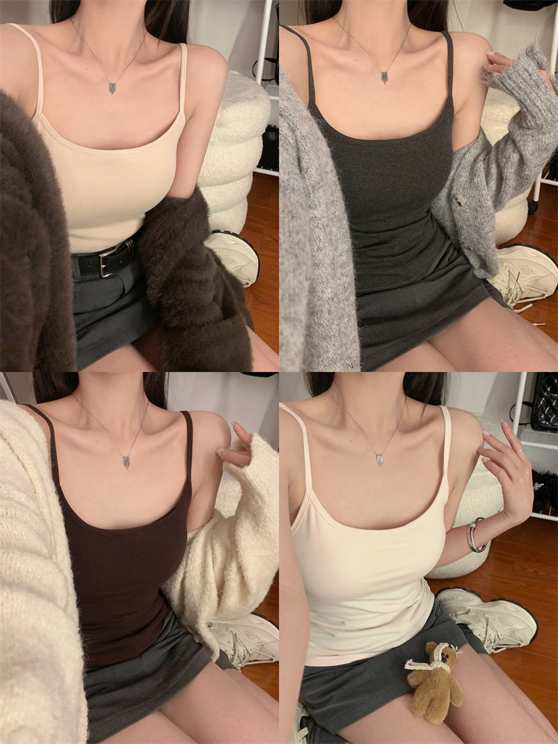 Actual shot of the new B-ready basic versatile and easy-to-wear slim-fitting hot girl suspender top