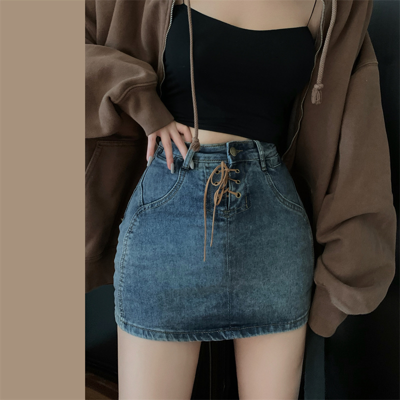 Real shot of retro denim skirt for women in spring and autumn new design strap high waist hip skirt A-line short skirt