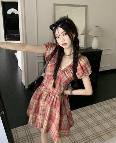 Real shot of Western-style plaid lace V-neck short-sleeved dress for women in spring Korean style slimming short skirt