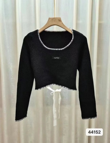 Hot Girl Short Sweater 2024 Autumn New Loose Slim Square Neck Strap Short Long Sleeve Sweater Top