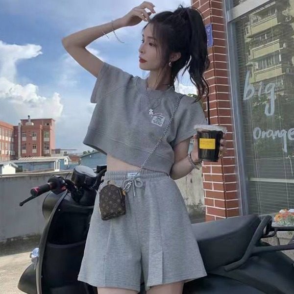 2024新款高腰闊腿短褲韓版寬鬆短袖時休閒運動服套裝女尚兩件套潮