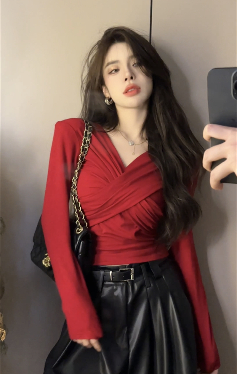Real shot V-neck shoulder pad pleated long-sleeved slim T-shirt autumn new bottoming shirt with shoulder pads