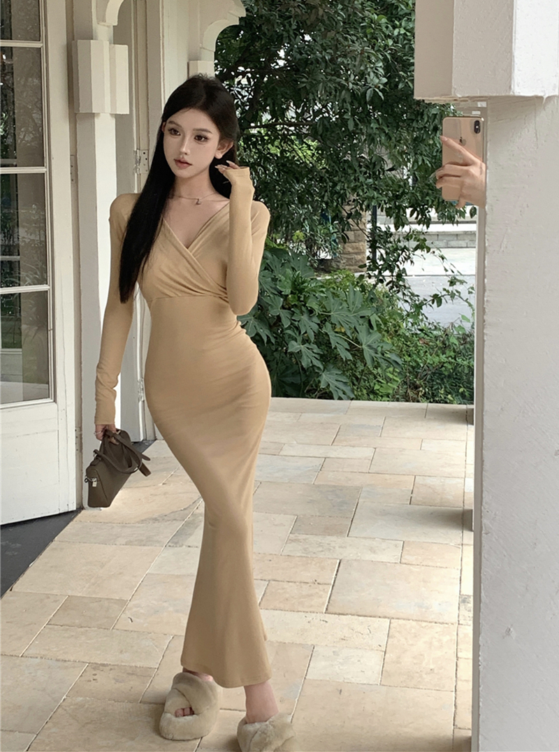 Real shot of spring clothing, retro sexy V-neck lace-up slim fishtail hip-hugging dress, long skirt for women