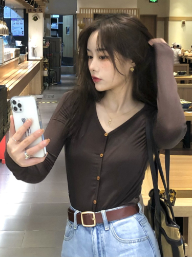 Actual shot of spring Korean style thin style V-neck temperament fashionable long-sleeved T-shirt sun protection for women