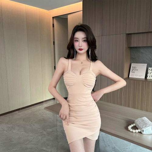 Real shot of personalized irregular hem hip-covering off-shoulder suspender dress