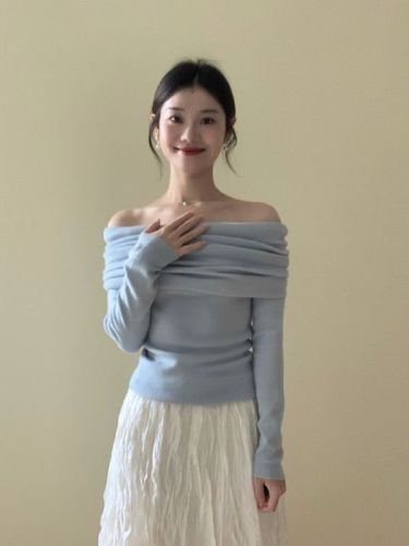 Gentle design, Korean one-shoulder sweater for women, spring slim fit, short top and skirt suit