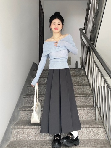 Early spring 2024 new tea style complete set of western style fashionable age-reducing one-piece collar knitted top two-piece suit skirt for women