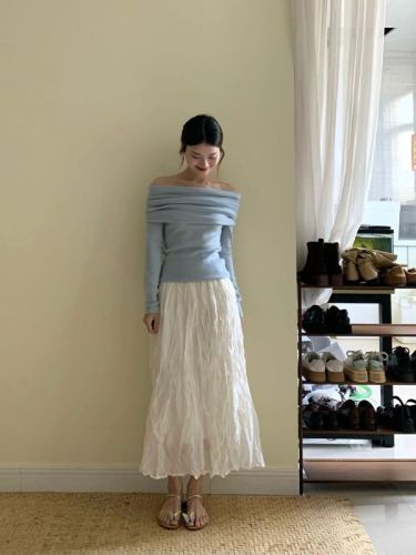 Gentle design, Korean one-shoulder sweater for women, spring slim fit, short top and skirt suit