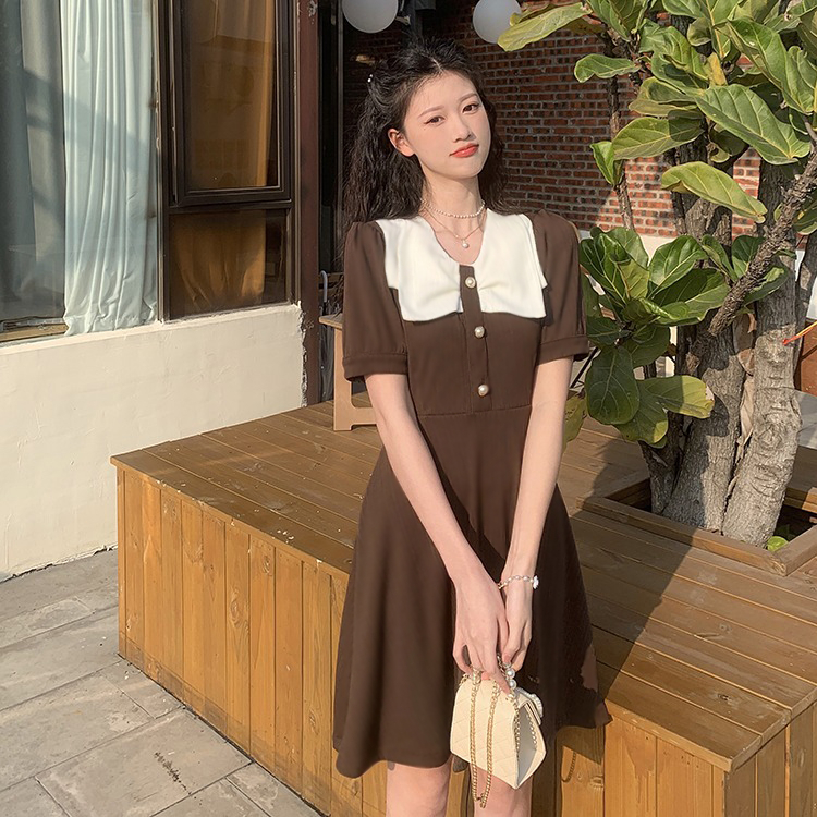 2024 new summer style French niche Hepburn style dress with design, waist and temperament, slimming skirt
