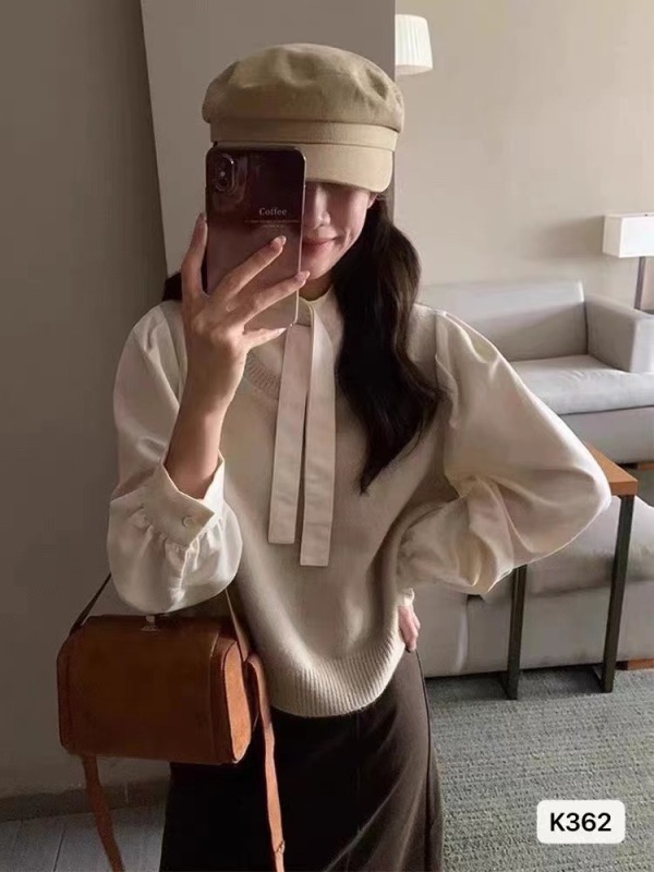 Thirteen Lines Women's Autumn and Winter New Style Korean Style Age-Reducing Fashion Round Neck Long Sleeve Splicing Knitted Fake Two-piece Top