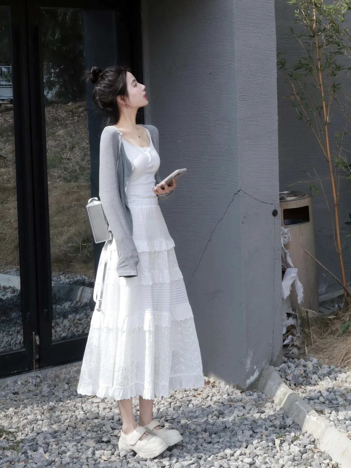 2024 early spring Korean fashion pure temperament super fairy waist white camisole cake skirt two-piece suit for women