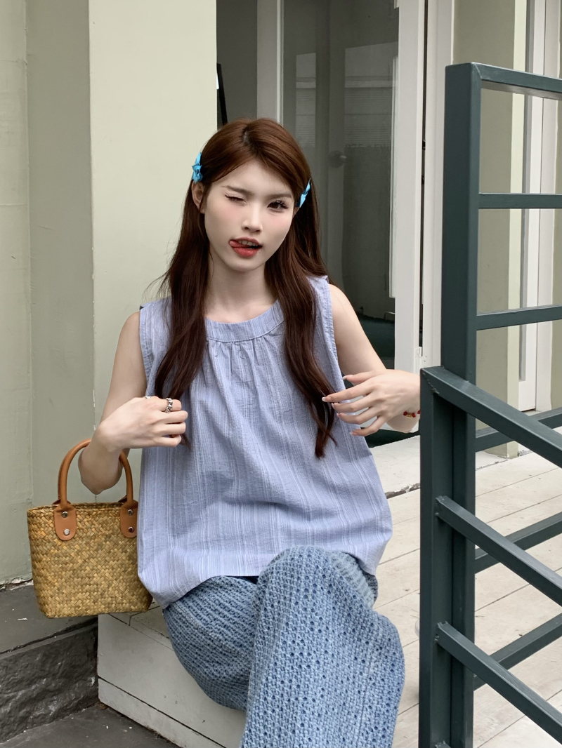 Actual shot ~ Spring and summer new Korean style simple vertical striped round neck tie sleeveless loose vest top