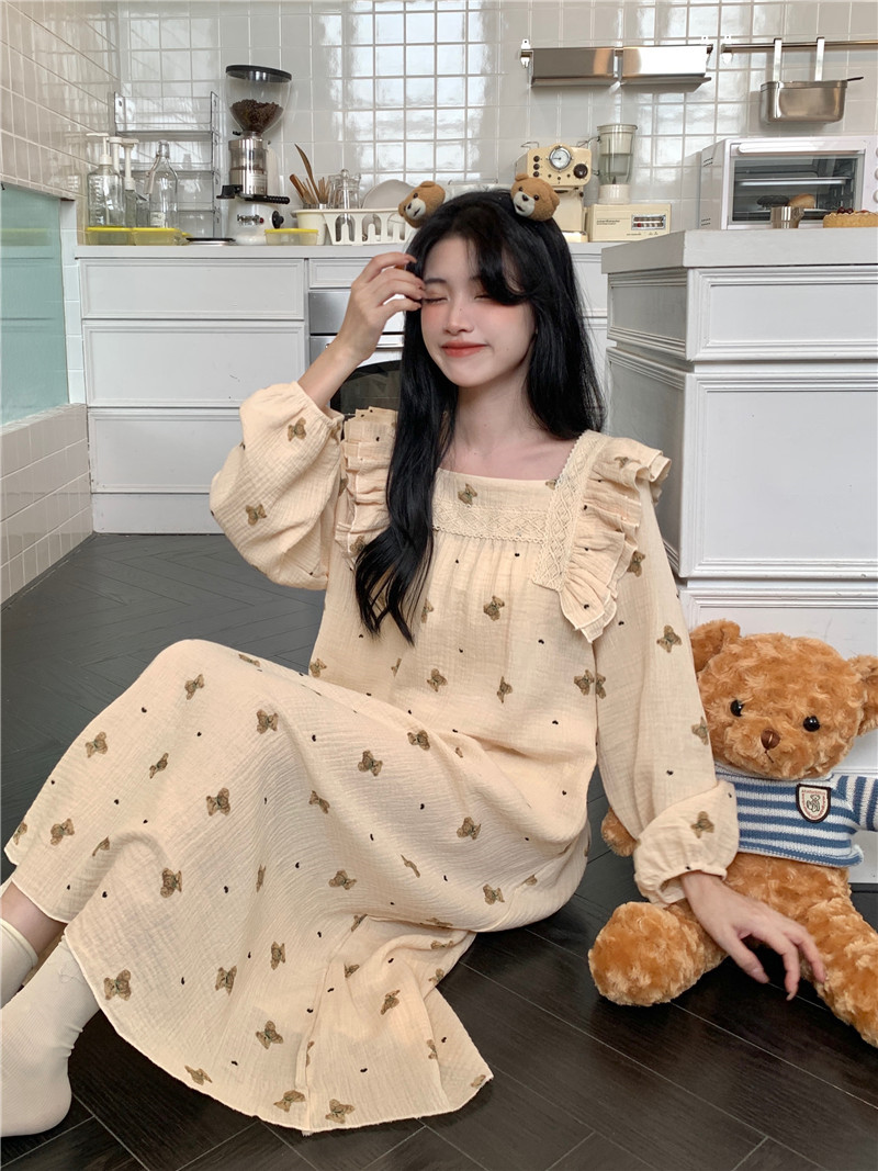 Real shot of Korean cartoon loose soft cotton double gauze square collar flying sleeves cartoon bear pajama suit dress