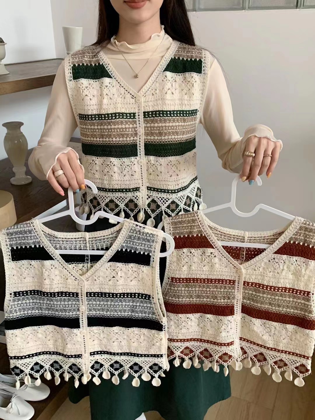 2024 Japanese style contrast striped hollow vest for men in summer trendy brand lazy style knitted waistcoat layered with outer vest