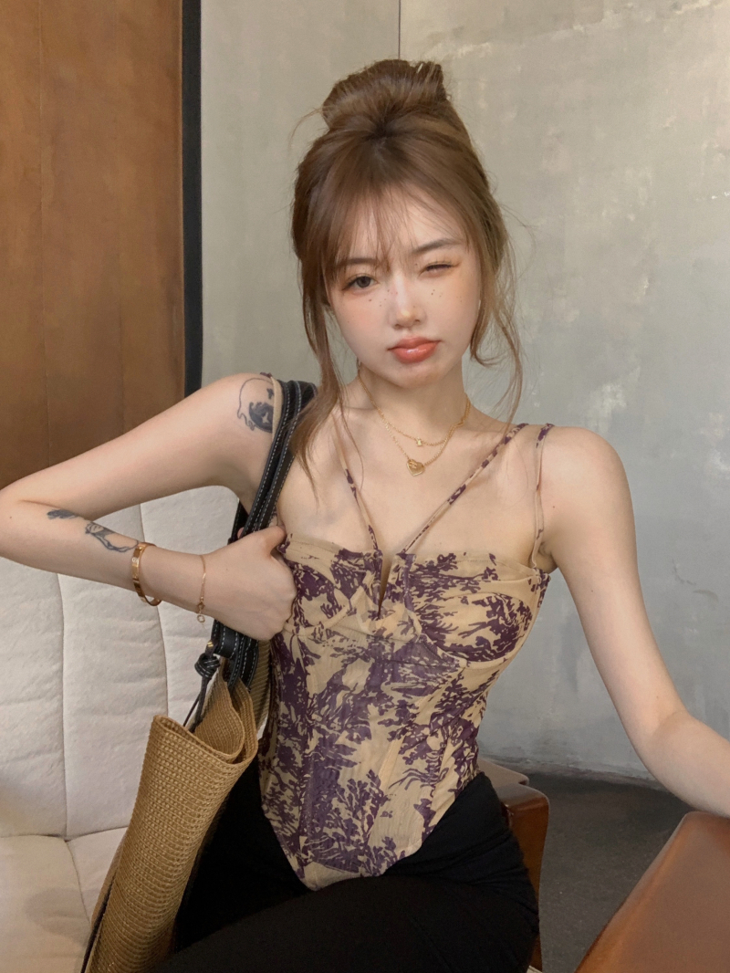 Actual shot of new spring and summer fashionable suspender tops for women double-layer elastic mesh digital printed fishbone bra