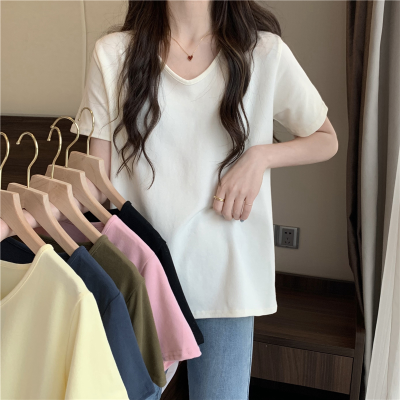 Actual shot of new Korean v-neck t-shirt women's short-sleeved loose solid color design niche top