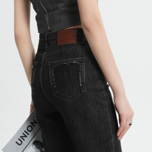 Real shot of spring and summer retro straight jeans for women, high waist, slim, cigarette pipe pants for ins high street