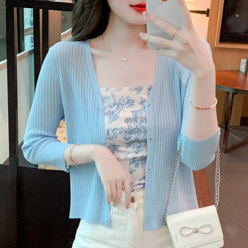 Already shipped 2024 spring and summer new Korean style three-quarter sleeve thin solid color slim v-neck knitted long-sleeved sun protection cardigan