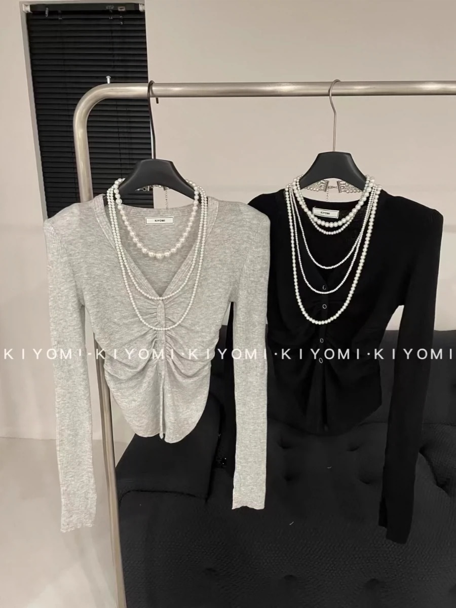 KIYOMI春季新款韓版顯胸氣質收腰褶皺上衣V領純欲自帶墊肩純色T恤