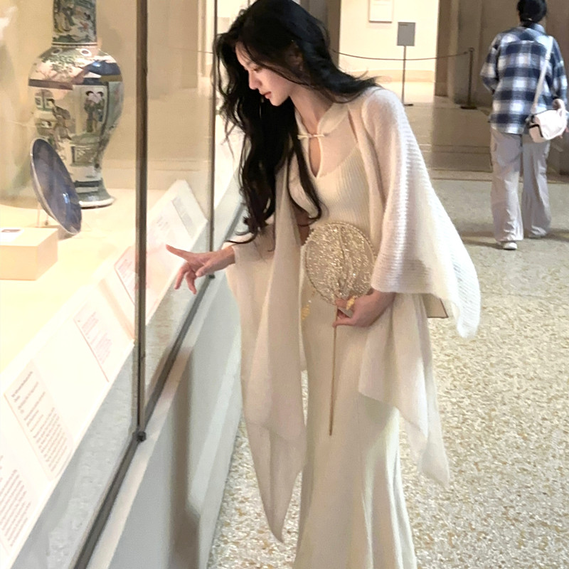 2024 Spring and Autumn New Retro White Moonlight Lazy Style Shawl Cardigan Women's Knitted Top