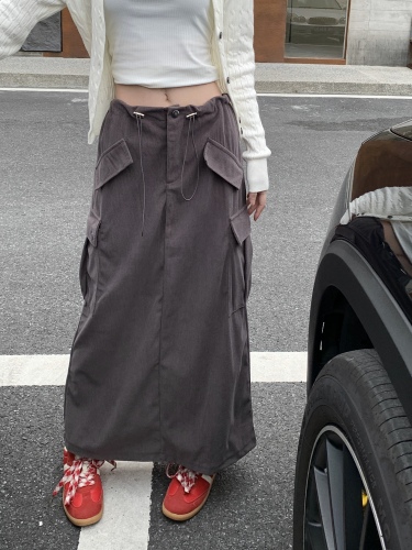 Real shot of American-style heavy-duty skirt with large side pockets, elastic waist and drawstring, slimming casual straight long skirt