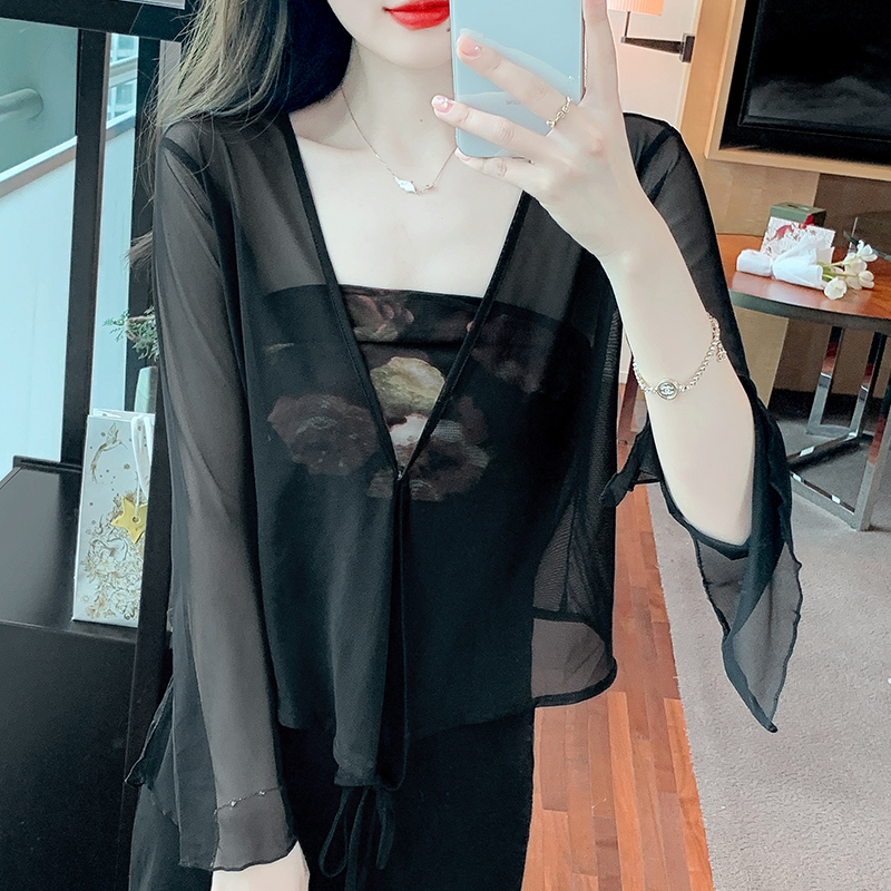 Already shipped 2024 spring and summer new V-neck loose two-wear sun protection shirt thin cardigan for women