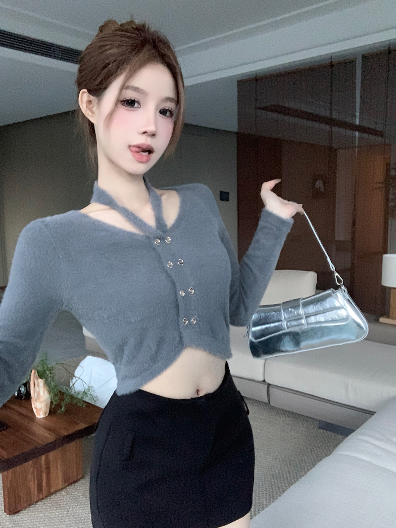 Real shot of hot girl halter neck mink velvet short slim knitted cardigan