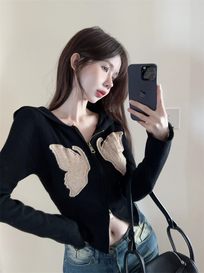 實拍~辣妹蝴蝶開衫毛女衣女設計感撞色磨破修身連帽針織衫