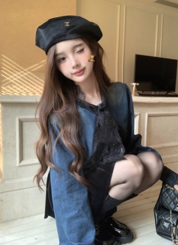 Real shot French retro distressed lace splicing long-sleeved washed denim shirt + velvet skirt suit