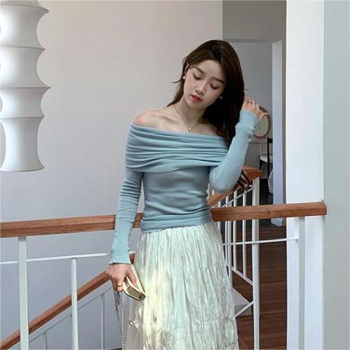 Complete three-label early autumn 2024 new Korean style slim-fitting, gentle temperament off-shoulder one-shoulder top sweater for women