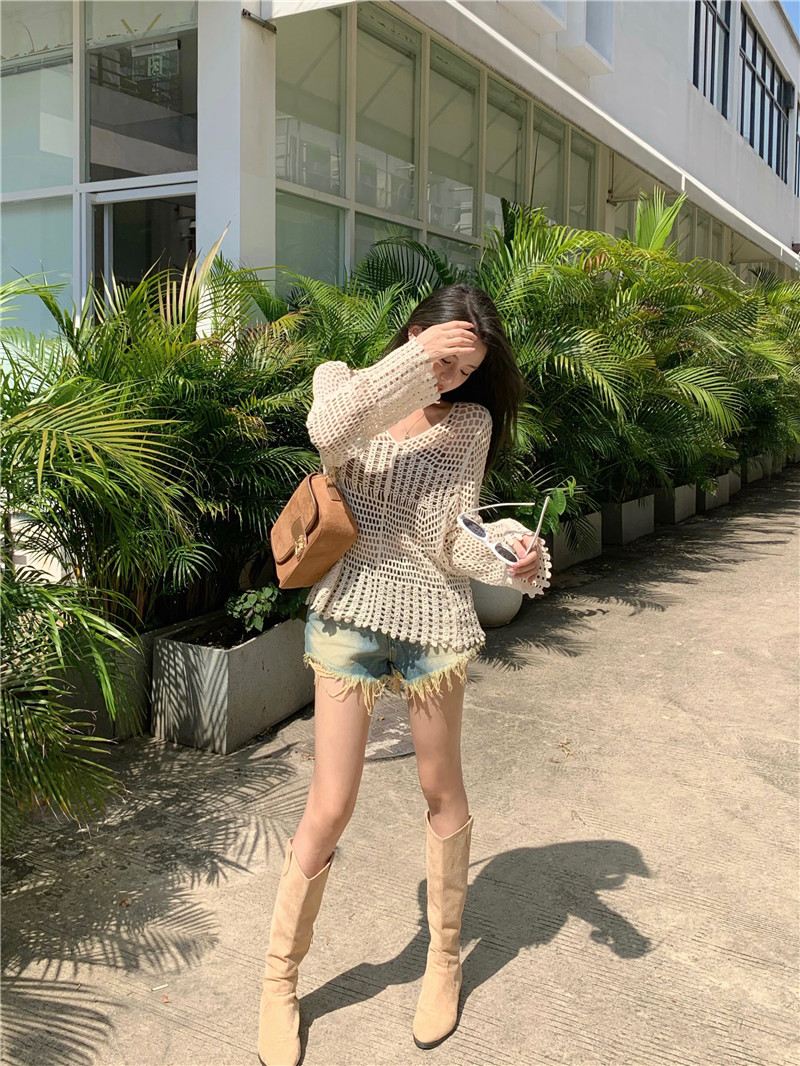 Real shot~ Early spring loose design slimming long-sleeved hollow sweater + suspender inner vest