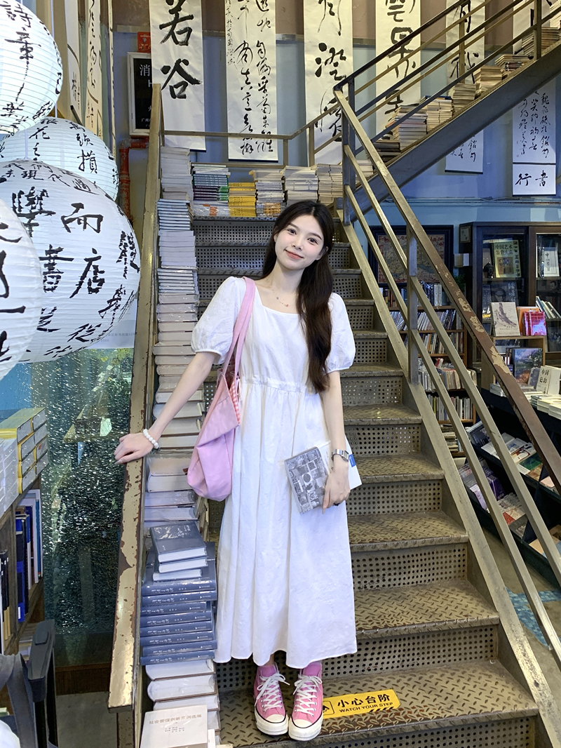 實拍 法式白色方領泡泡袖連衣裙新款小個子氣質收腰初戀長裙