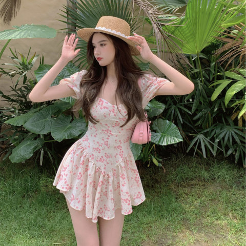 Korean style floral dress, Korean style floral dress, short skirt, niche short skirt, new summer skirt