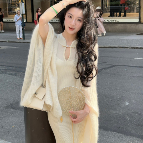 2024 Spring and Autumn New Retro White Moonlight Lazy Style Shawl Cardigan Women's Knitted Top