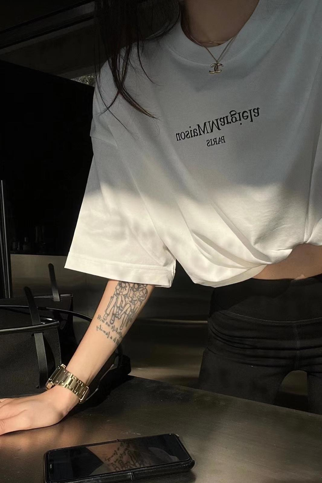 新款 歐貨個性字母 火龍果色寬鬆 大版T恤女 潮