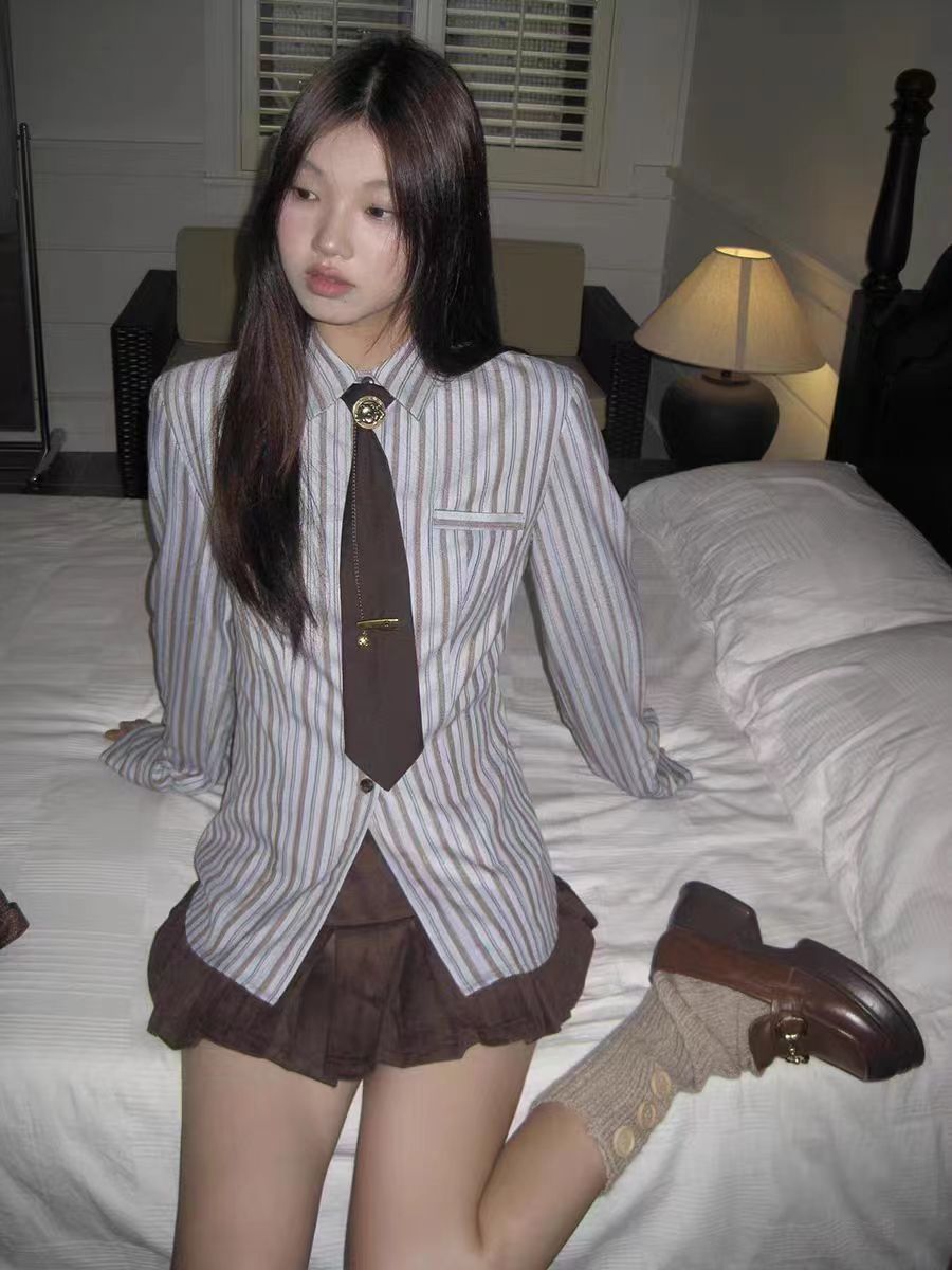 紅人館長袖春日襯衫女春款2024新款內搭洋氣減齡上衣法式條紋襯衣