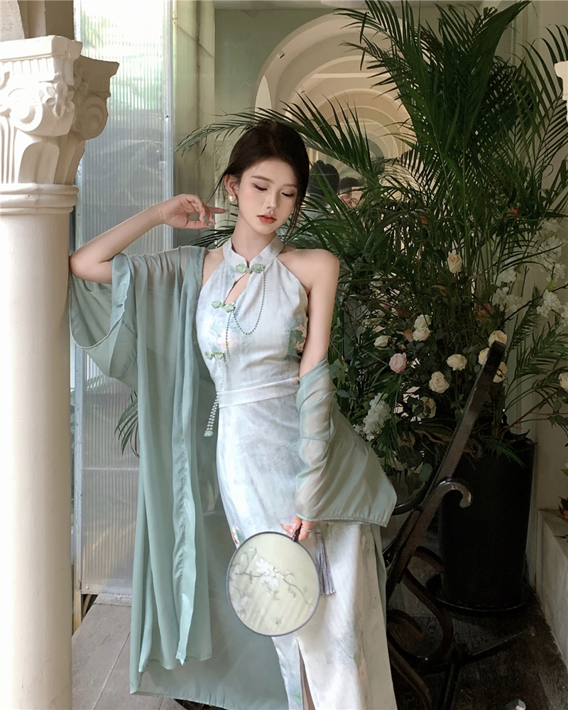 Real shot of retro sexy temperament halter neck waist waist slit slim cheongsam dress hip-covering skirt + cardigan for women