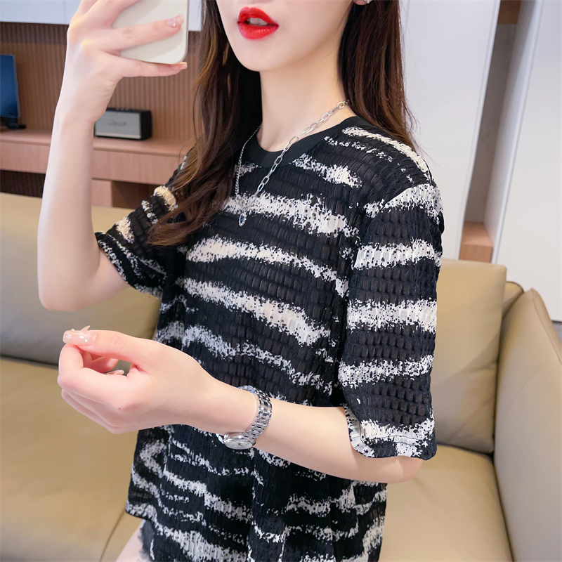 Real shot 2024 summer Korean style loose round neck burst version nylon short-sleeved T-shirt for women