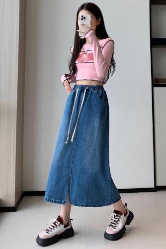 Real shot of denim skirt for women in early spring, high waist hip skirt, college style straight loose a-line mid-length skirt