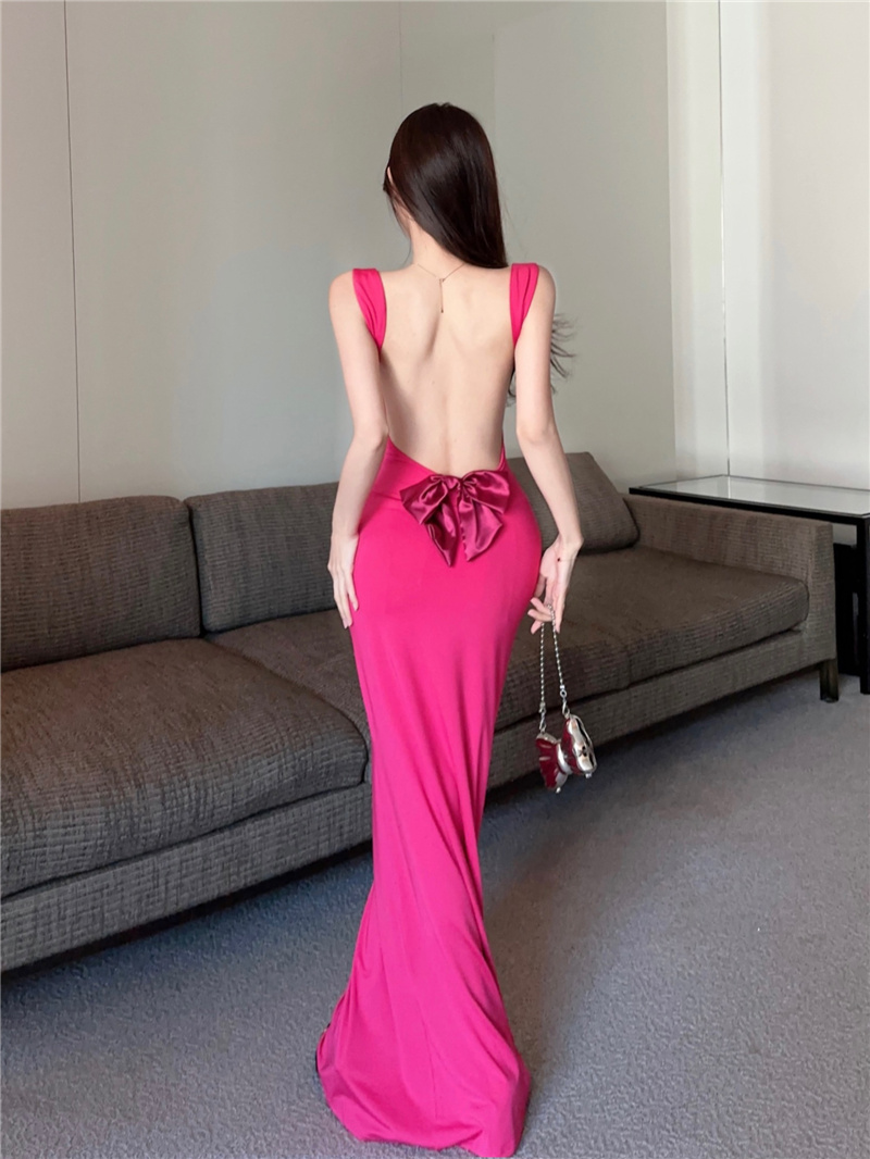 Real shot of backless slim-fitting patchwork bow hip-hugging elegant long dress