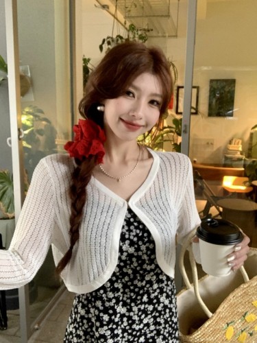 Actual shot~Spring new style~2024 spring lazy style hollow casual knitted cardigan women's long-sleeved shawl sun protection