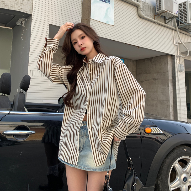 2024 early autumn new style vertical striped shirts for women long-sleeved design niche retro Hong Kong style stacking shirts for women