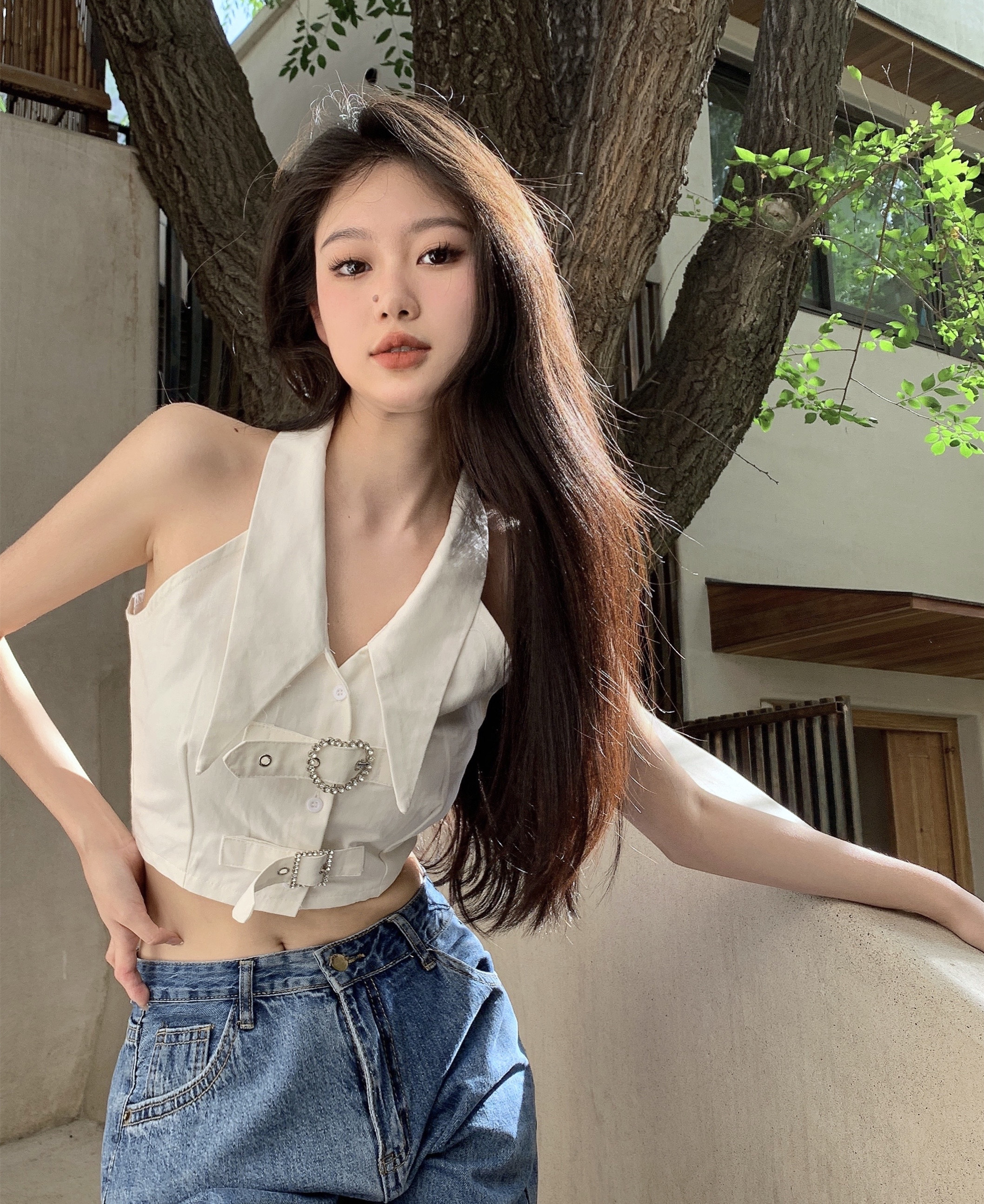Summer Carefree High Collar V-Neck White Sleeveless Short-Sleeve Minimalist Small Blouse Top for Women