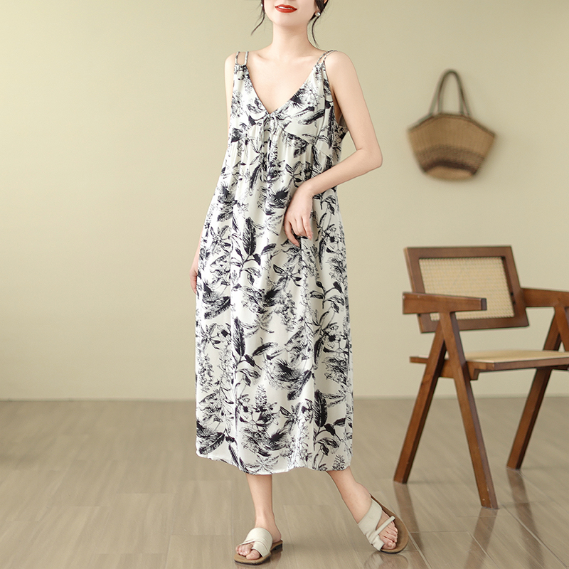 Real shot of large size seaside holiday beach suspender dress Xishuangbanna travel wear dress M-4XL 200 pounds