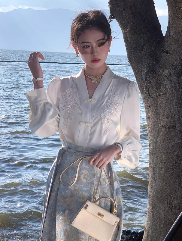 鹿阿姨卓叔叔◆洛陽春光好新中式女裝馬面裙國風刺繡襯衫套裝
