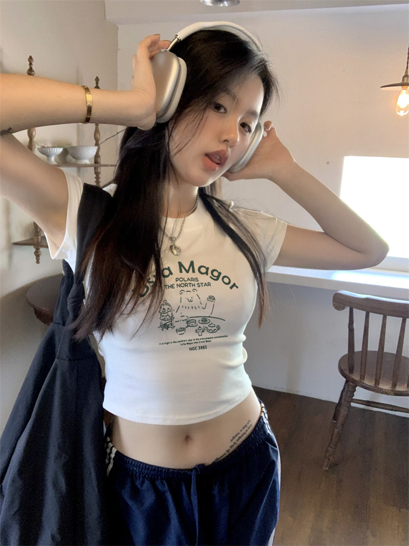 Real shot of design niche right shoulder short sleeve T-shirt for women summer hot girl short high waist exposed navel slim fit top