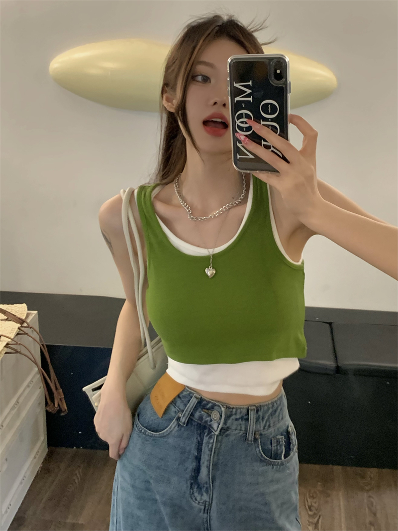 辣妹超火綠色小吊帶背心女內搭夏季2024假兩件設計感獨特短款上衣