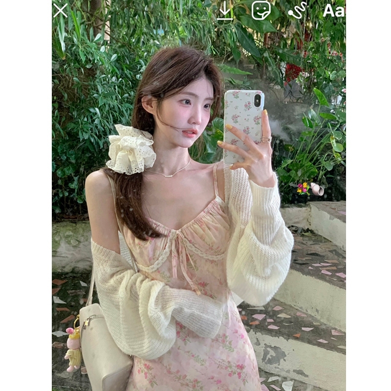 白水女春日小花~碎花吊帶連衣裙女早春新款花邊拼接法式長裙