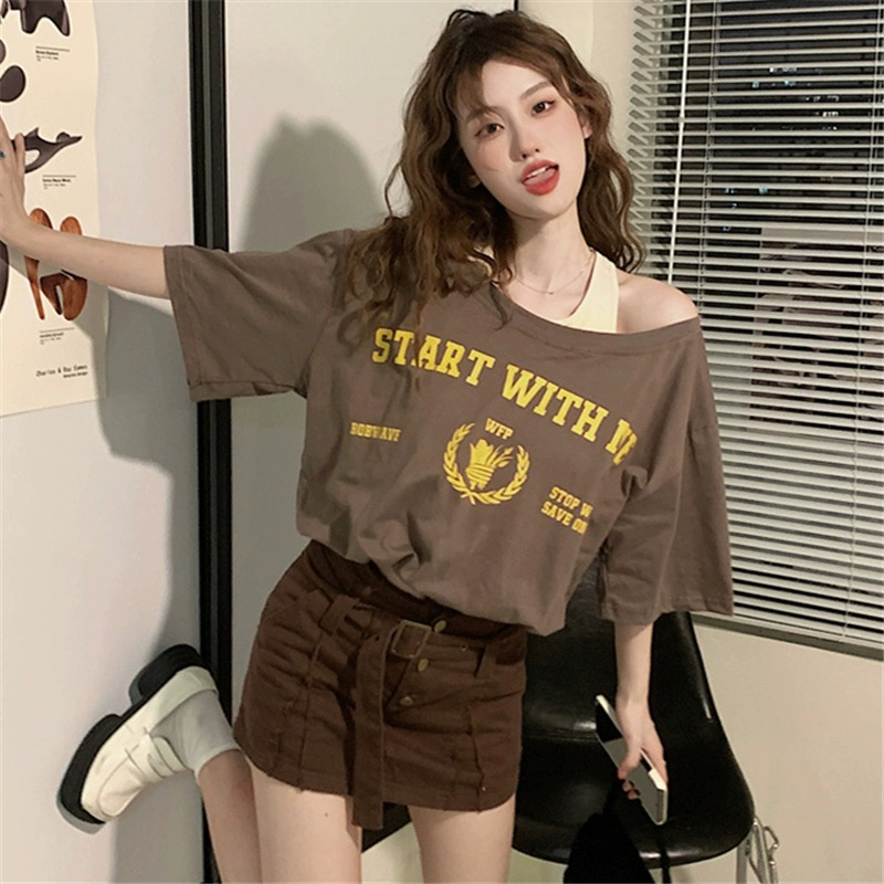 Official photo Short off-shoulder fake two-piece short-sleeved T-shirt for women summer loose design niche contrasting color temperament top