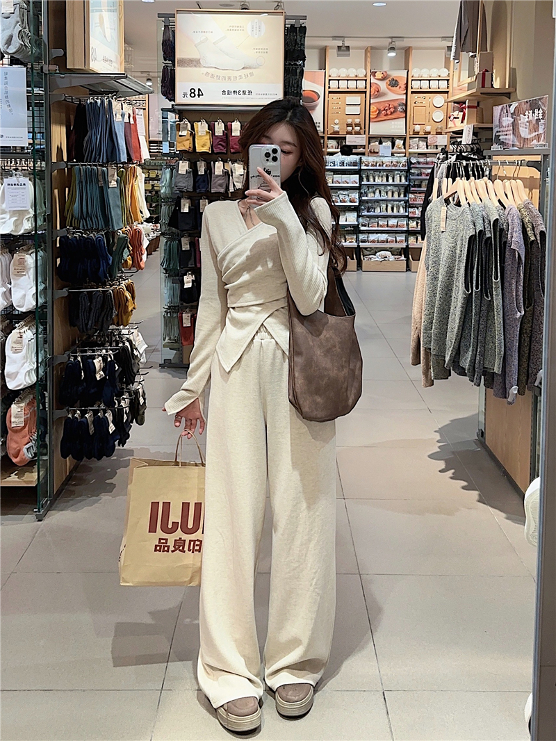Actual shot~Retro design irregular pleated long-sleeved T-shirt + casual pants suit